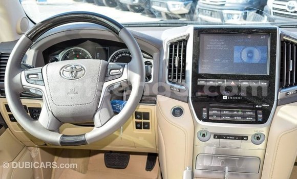 Buy Import Toyota Land Cruiser White Car in Import - Dubai in Hhohho Buy Import Toyota Land Cruiser White Car in Import - Dubai in Hhohho