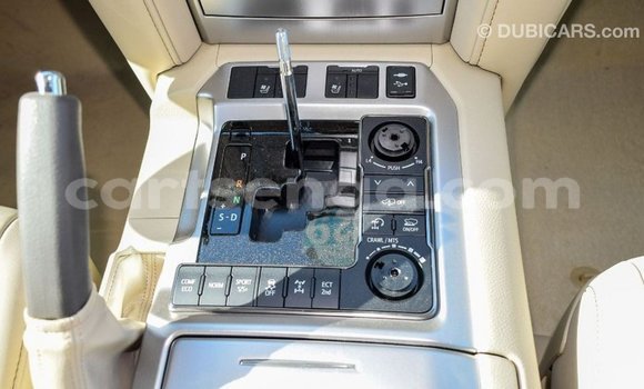 Buy Import Toyota Land Cruiser White Car in Import - Dubai in Hhohho Buy Import Toyota Land Cruiser White Car in Import - Dubai in Hhohho
