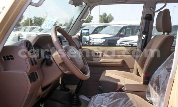 Buy Import Toyota Land Cruiser Beige Car in Import - Dubai in Hhohho Buy Import Toyota Land Cruiser Beige Car in Import - Dubai in Hhohho