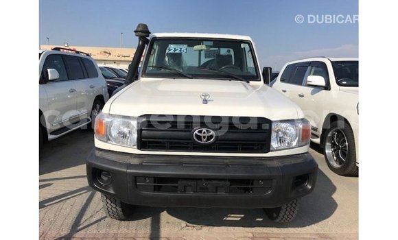 Buy Import Toyota Land Cruiser White Car in Import - Dubai in Hhohho Buy Import Toyota Land Cruiser White Car in Import - Dubai in Hhohho