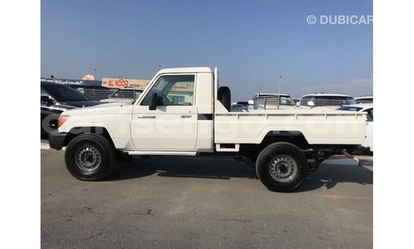 Buy Import Toyota Land Cruiser White Car in Import - Dubai in Hhohho Buy Import Toyota Land Cruiser White Car in Import - Dubai in Hhohho