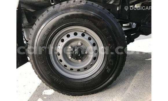 Buy Import Toyota Land Cruiser White Car in Import - Dubai in Hhohho Buy Import Toyota Land Cruiser White Car in Import - Dubai in Hhohho