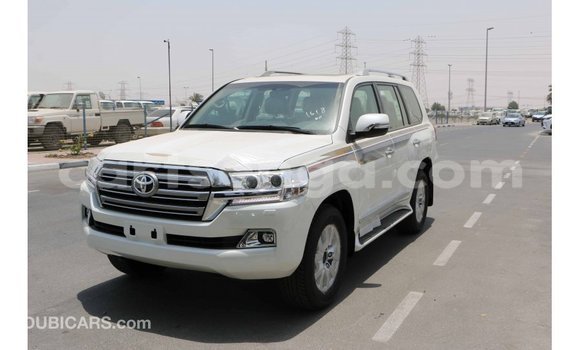 Buy Import Toyota Land Cruiser White Car in Import - Dubai in Hhohho Buy Import Toyota Land Cruiser White Car in Import - Dubai in Hhohho