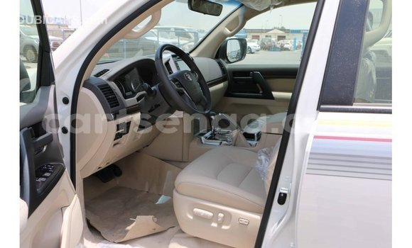 Buy Import Toyota Land Cruiser White Car in Import - Dubai in Hhohho Buy Import Toyota Land Cruiser White Car in Import - Dubai in Hhohho