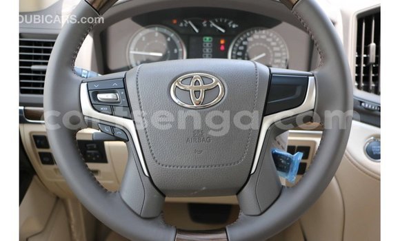 Buy Import Toyota Land Cruiser White Car in Import - Dubai in Hhohho Buy Import Toyota Land Cruiser White Car in Import - Dubai in Hhohho