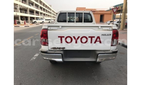 Acheter Import Voiture Toyota Hilux Blanc à Import - Dubai, Hhohho Acheter Import Voiture Toyota Hilux Blanc à Import - Dubai, Hhohho