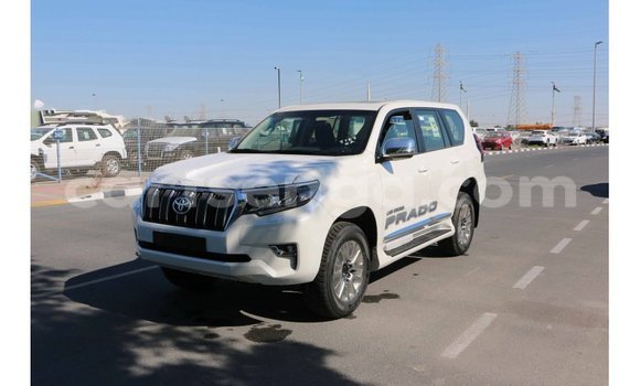 Acheter Import Voiture Toyota Prado Blanc à Import - Dubai, Hhohho Acheter Import Voiture Toyota Prado Blanc à Import - Dubai, Hhohho