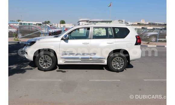 Acheter Import Voiture Toyota Prado Blanc à Import - Dubai, Hhohho Acheter Import Voiture Toyota Prado Blanc à Import - Dubai, Hhohho