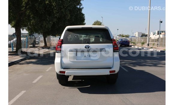 Acheter Import Voiture Toyota Prado Blanc à Import - Dubai, Hhohho Acheter Import Voiture Toyota Prado Blanc à Import - Dubai, Hhohho