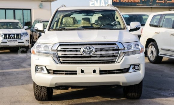 Buy Import Toyota Land Cruiser White Car in Import - Dubai in Hhohho Buy Import Toyota Land Cruiser White Car in Import - Dubai in Hhohho
