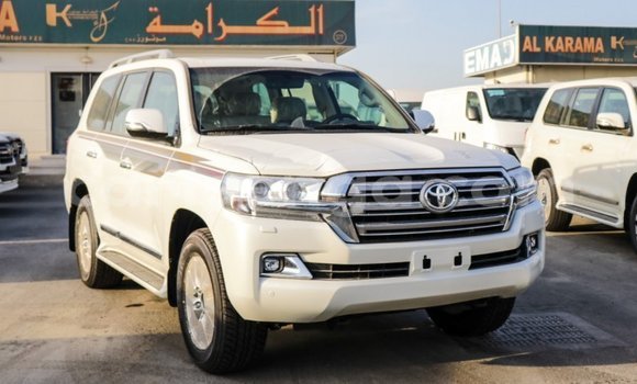 Buy Import Toyota Land Cruiser White Car in Import - Dubai in Hhohho Buy Import Toyota Land Cruiser White Car in Import - Dubai in Hhohho