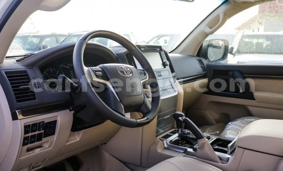 Buy Import Toyota Land Cruiser White Car in Import - Dubai in Hhohho Buy Import Toyota Land Cruiser White Car in Import - Dubai in Hhohho