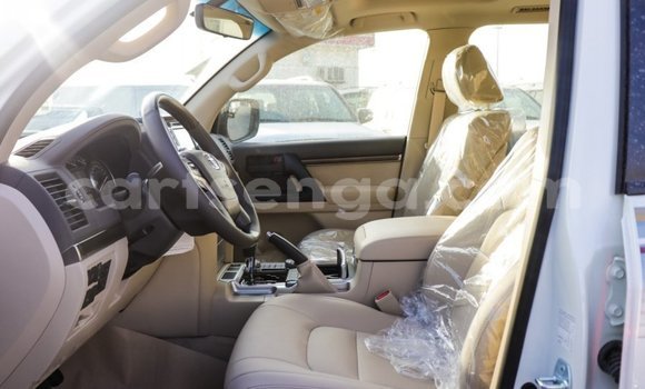 Buy Import Toyota Land Cruiser White Car in Import - Dubai in Hhohho Buy Import Toyota Land Cruiser White Car in Import - Dubai in Hhohho