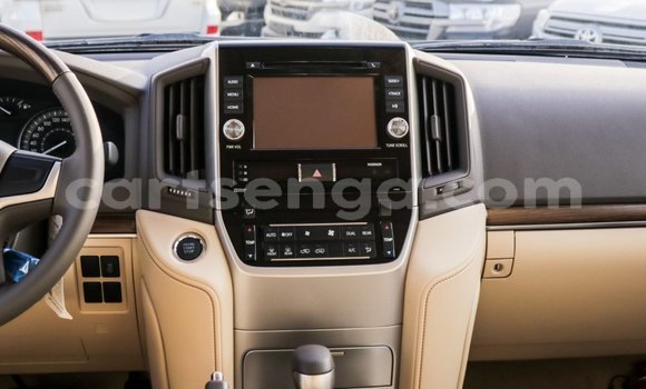 Buy Import Toyota Land Cruiser White Car in Import - Dubai in Hhohho Buy Import Toyota Land Cruiser White Car in Import - Dubai in Hhohho