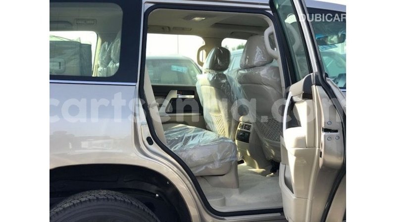 Big with watermark toyota land cruiser hhohho import dubai 15430
