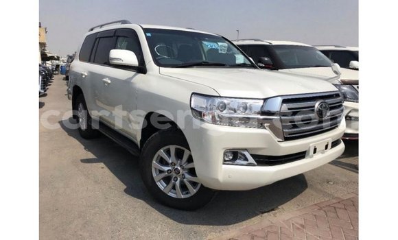 Nunua Imported Toyota Land Cruiser White Gari ndani ya Import - Dubai nchini Hhohho Nunua Imported Toyota Land Cruiser White Gari ndani ya Import - Dubai nchini Hhohho
