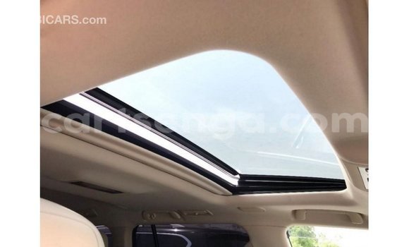 Acheter Import Voiture Toyota Land Cruiser Blanc à Import - Dubai, Hhohho Acheter Import Voiture Toyota Land Cruiser Blanc à Import - Dubai, Hhohho