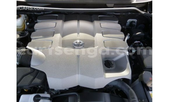 Nunua Imported Toyota Land Cruiser Black Gari ndani ya Import - Dubai nchini Hhohho Nunua Imported Toyota Land Cruiser Black Gari ndani ya Import - Dubai nchini Hhohho