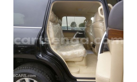 Nunua Imported Toyota Land Cruiser Black Gari ndani ya Import - Dubai nchini Hhohho Nunua Imported Toyota Land Cruiser Black Gari ndani ya Import - Dubai nchini Hhohho