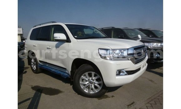 Nunua Imported Toyota Land Cruiser White Gari ndani ya Import - Dubai nchini Hhohho Nunua Imported Toyota Land Cruiser White Gari ndani ya Import - Dubai nchini Hhohho
