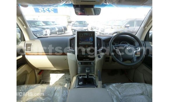 Nunua Imported Toyota Land Cruiser White Gari ndani ya Import - Dubai nchini Hhohho Nunua Imported Toyota Land Cruiser White Gari ndani ya Import - Dubai nchini Hhohho
