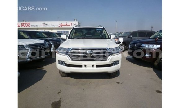 Nunua Imported Toyota Land Cruiser White Gari ndani ya Import - Dubai nchini Hhohho Nunua Imported Toyota Land Cruiser White Gari ndani ya Import - Dubai nchini Hhohho