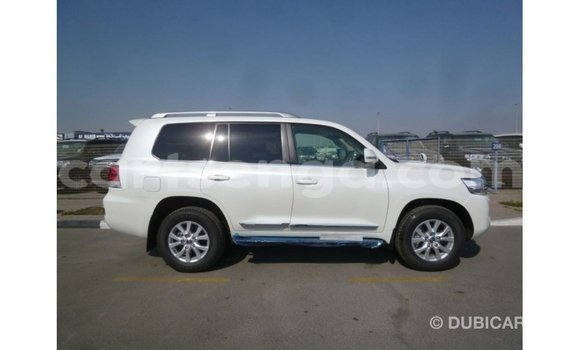 Nunua Imported Toyota Land Cruiser White Gari ndani ya Import - Dubai nchini Hhohho Nunua Imported Toyota Land Cruiser White Gari ndani ya Import - Dubai nchini Hhohho