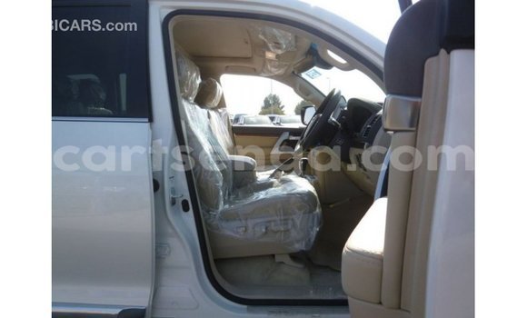 Nunua Imported Toyota Land Cruiser White Gari ndani ya Import - Dubai nchini Hhohho Nunua Imported Toyota Land Cruiser White Gari ndani ya Import - Dubai nchini Hhohho
