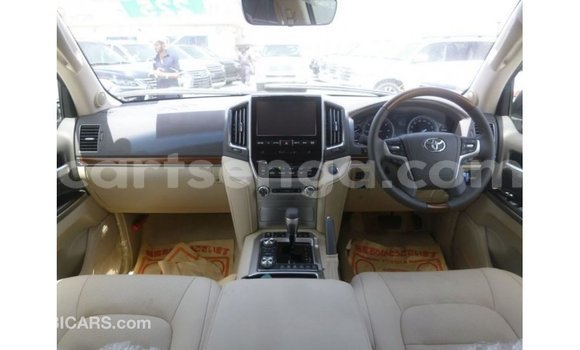 Nunua Imported Toyota Land Cruiser Black Gari ndani ya Import - Dubai nchini Hhohho Nunua Imported Toyota Land Cruiser Black Gari ndani ya Import - Dubai nchini Hhohho