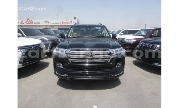 Nunua Imported Toyota Land Cruiser Black Gari ndani ya Import - Dubai nchini Hhohho Nunua Imported Toyota Land Cruiser Black Gari ndani ya Import - Dubai nchini Hhohho