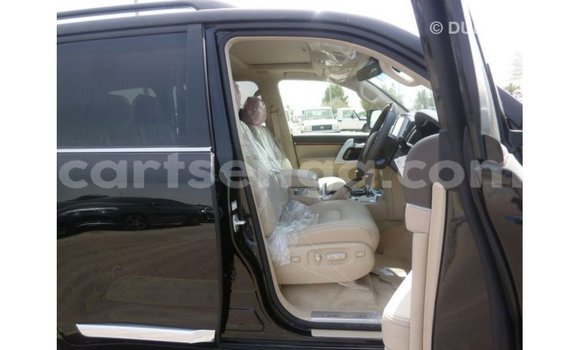 Nunua Imported Toyota Land Cruiser Black Gari ndani ya Import - Dubai nchini Hhohho Nunua Imported Toyota Land Cruiser Black Gari ndani ya Import - Dubai nchini Hhohho