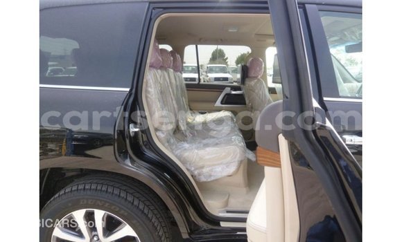 Nunua Imported Toyota Land Cruiser Black Gari ndani ya Import - Dubai nchini Hhohho Nunua Imported Toyota Land Cruiser Black Gari ndani ya Import - Dubai nchini Hhohho