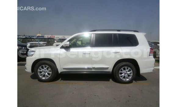 Acheter Import Voiture Toyota Land Cruiser Blanc à Import - Dubai, Hhohho Acheter Import Voiture Toyota Land Cruiser Blanc à Import - Dubai, Hhohho