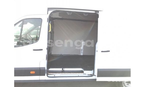 Nunua Imported Ford Club Wagon White Gari ndani ya Import - Dubai nchini Hhohho Nunua Imported Ford Club Wagon White Gari ndani ya Import - Dubai nchini Hhohho