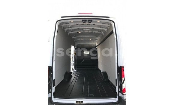 Nunua Imported Ford Club Wagon White Gari ndani ya Import - Dubai nchini Hhohho Nunua Imported Ford Club Wagon White Gari ndani ya Import - Dubai nchini Hhohho