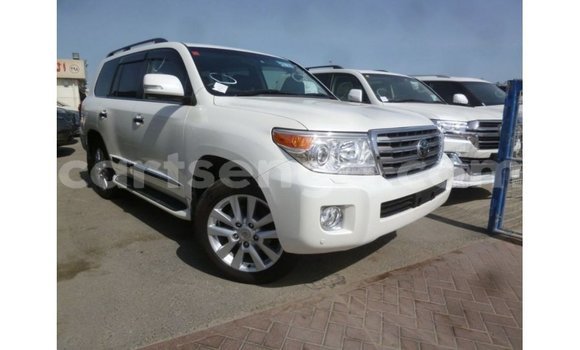 Buy Import Toyota Land Cruiser White Car in Import - Dubai in Hhohho Buy Import Toyota Land Cruiser White Car in Import - Dubai in Hhohho