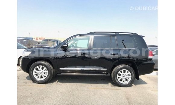 Acheter Import Voiture Toyota Land Cruiser Noir à Import - Dubai, Hhohho Acheter Import Voiture Toyota Land Cruiser Noir à Import - Dubai, Hhohho