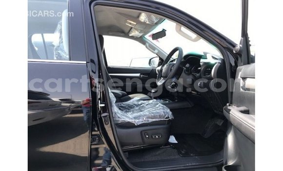 Nunua Imported Toyota Hilux Black Gari ndani ya Import - Dubai nchini Hhohho Nunua Imported Toyota Hilux Black Gari ndani ya Import - Dubai nchini Hhohho