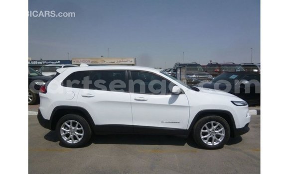 Nunua Imported Jeep Cherokee White Gari ndani ya Import - Dubai nchini Hhohho Nunua Imported Jeep Cherokee White Gari ndani ya Import - Dubai nchini Hhohho