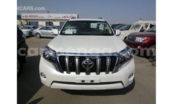 Acheter Import Voiture Toyota Prado Blanc à Import - Dubai, Hhohho Acheter Import Voiture Toyota Prado Blanc à Import - Dubai, Hhohho