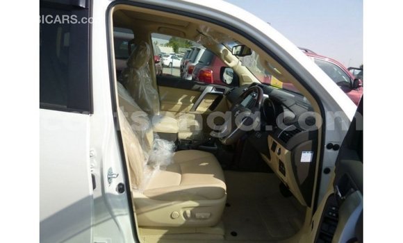 Acheter Import Voiture Toyota Prado Blanc à Import - Dubai, Hhohho Acheter Import Voiture Toyota Prado Blanc à Import - Dubai, Hhohho