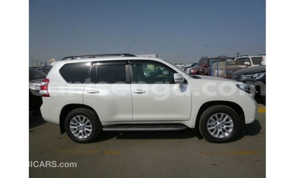 Acheter Import Voiture Toyota Prado Blanc à Import - Dubai, Hhohho Acheter Import Voiture Toyota Prado Blanc à Import - Dubai, Hhohho