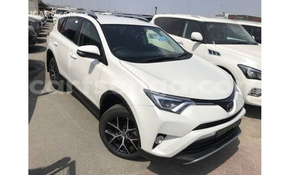 Acheter Import Voiture Toyota 4Runner Blanc à Import - Dubai, Hhohho Acheter Import Voiture Toyota 4Runner Blanc à Import - Dubai, Hhohho