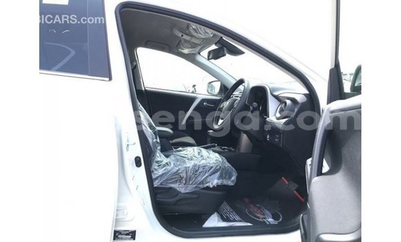 Acheter Import Voiture Toyota 4Runner Blanc à Import - Dubai, Hhohho Acheter Import Voiture Toyota 4Runner Blanc à Import - Dubai, Hhohho