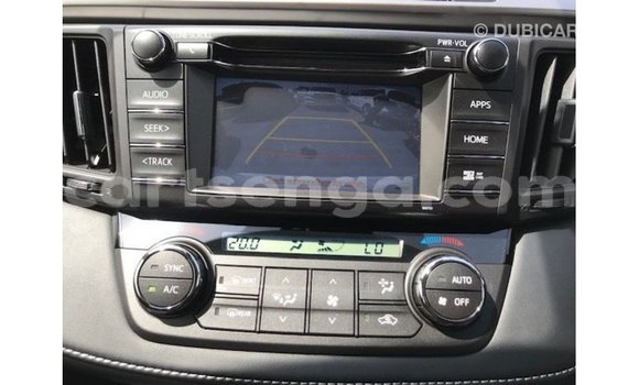 Acheter Import Voiture Toyota 4Runner Blanc à Import - Dubai, Hhohho Acheter Import Voiture Toyota 4Runner Blanc à Import - Dubai, Hhohho