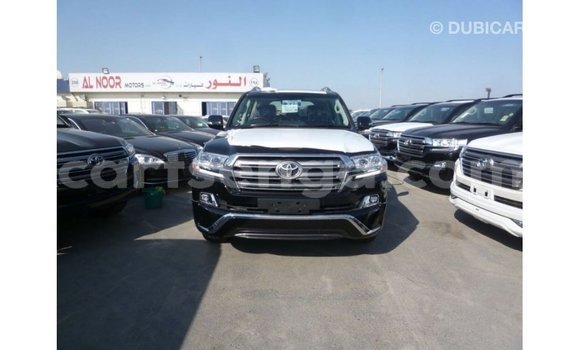 Acheter Import Voiture Toyota Land Cruiser Noir à Import - Dubai, Hhohho Acheter Import Voiture Toyota Land Cruiser Noir à Import - Dubai, Hhohho