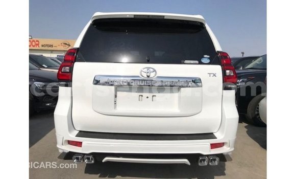 Acheter Import Voiture Toyota Prado Blanc à Import - Dubai, Hhohho Acheter Import Voiture Toyota Prado Blanc à Import - Dubai, Hhohho