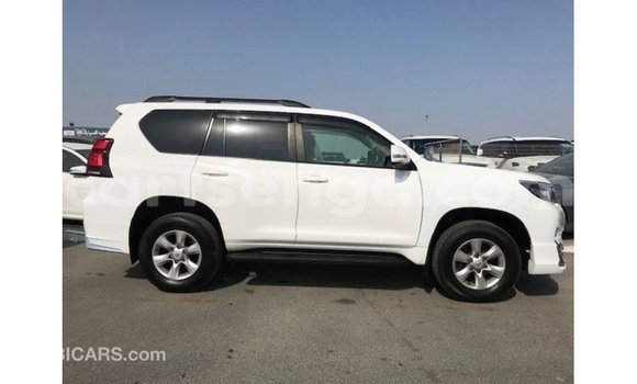 Acheter Import Voiture Toyota Prado Blanc à Import - Dubai, Hhohho Acheter Import Voiture Toyota Prado Blanc à Import - Dubai, Hhohho