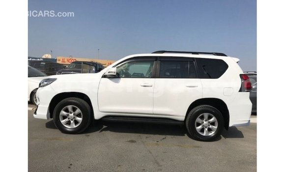 Acheter Import Voiture Toyota Prado Blanc à Import - Dubai, Hhohho Acheter Import Voiture Toyota Prado Blanc à Import - Dubai, Hhohho