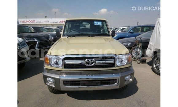 Nunua Imported Toyota Land Cruiser Beige Gari ndani ya Import - Dubai nchini Hhohho Nunua Imported Toyota Land Cruiser Beige Gari ndani ya Import - Dubai nchini Hhohho